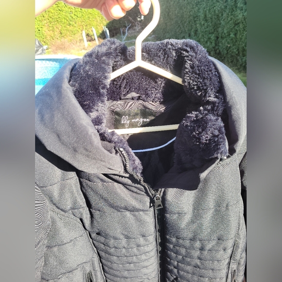 Coat - Picture 3 of 4